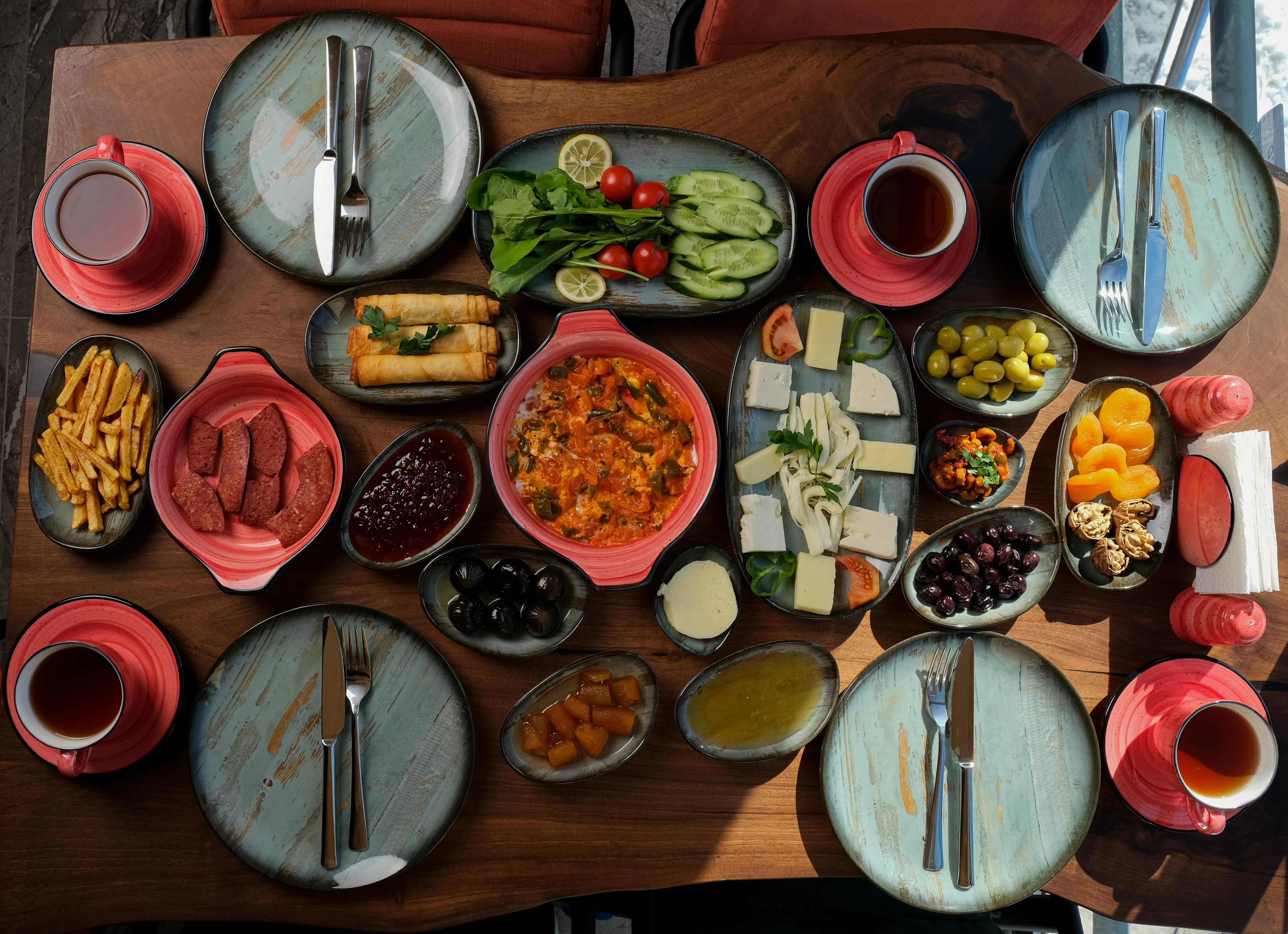 gerçekten denize sıfır olması ve sahili